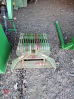 JOHN DEERE WEIGHT BLOCK - 2