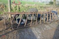 2 DIAGONAL CATTLE FEED BARRIERS