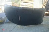 2 JOHN DEERE 6400 MUDGUARDS - 3