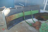 2 JOHN DEERE 6400 MUDGUARDS - 7