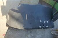 2 JOHN DEERE 6400 MUDGUARDS - 11