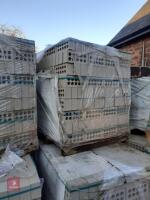 5 PALLETS OF LIGHT GREY BRICKS - 3