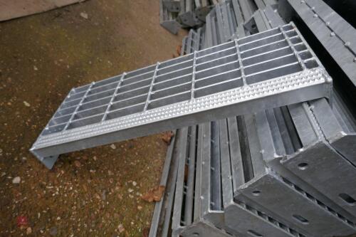 10 HEAVY DUTY GALV FIRE ESCAPE STEPS