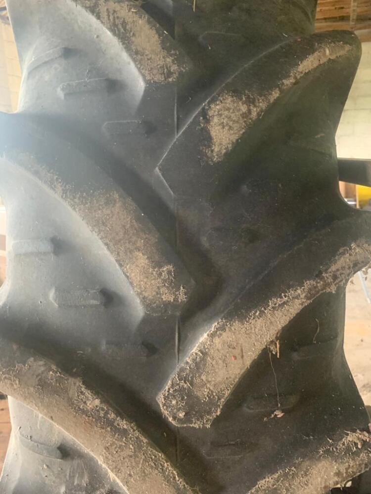 2 TRACTOR TYRES 14.9 R24