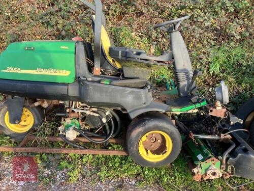 JOHN DEERE 2500A TRIPLE RIDE ON MOWER