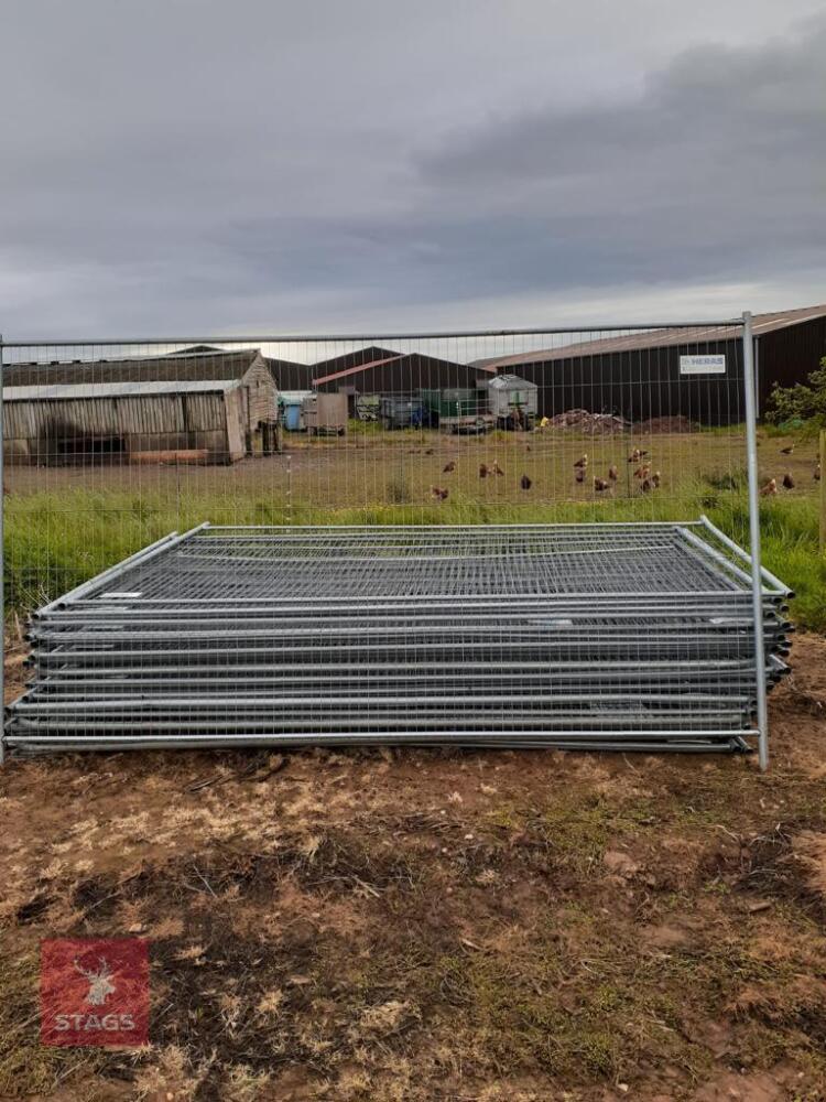 10 HARRIS FENCING PANELS