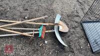 QUANTITY OF GARDEN TOOLS - 3