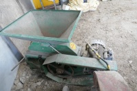 FRASER CORN CRUSHER - 4