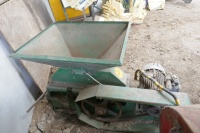 FRASER CORN CRUSHER - 6