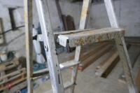 ALUMINIUM STEPLADDER - 6