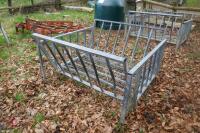 GALVANISED 5' X 5' ROUND BALE FEEDER - 3