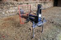 KING MACHINES HYDRAULIC LOG SPLITTER - 12