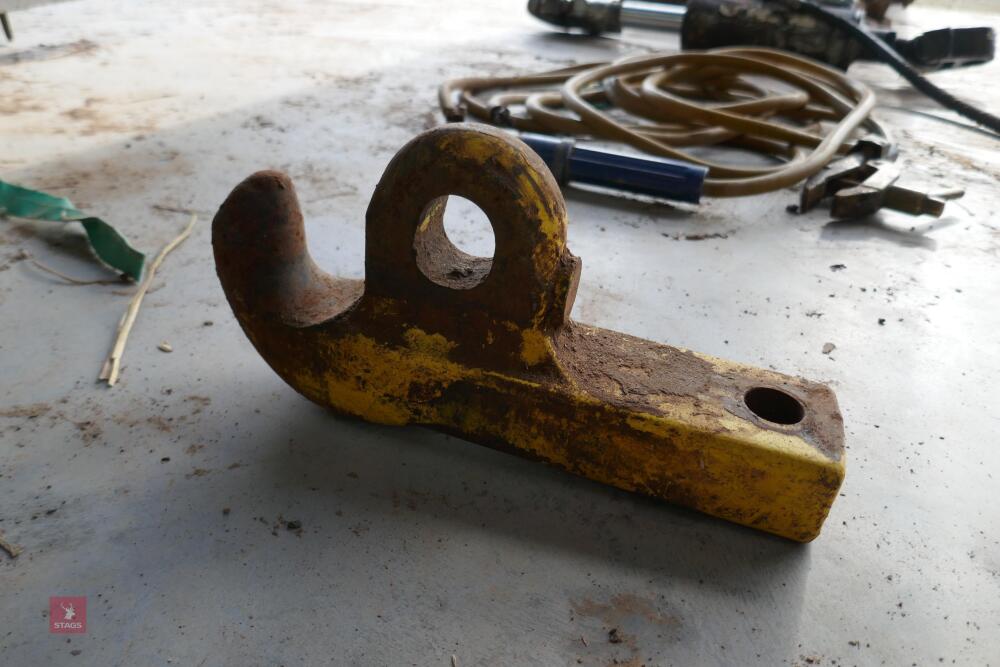 JOHN DEERE PICK UP HITCH