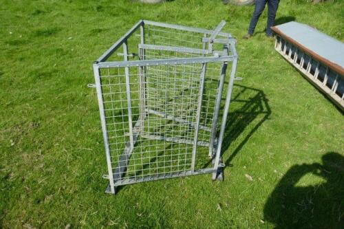 GALVANISED SHEDDING GATE