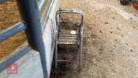 SMALL ALUMINIUM STEP LADDER - 5