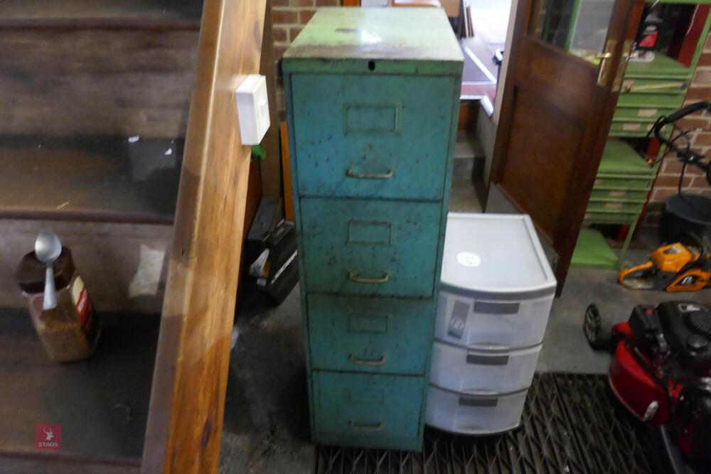 4 DRAWER METAL FILING CABINET + PLASTIC CABINET