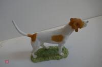 PAIR OF FOX HOUND CHINA ORNAMENTS - 4