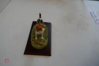 CHINA FOXHOUND ORNAMENT ON WOODEN PLINTH - 3