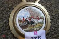 2 X HORSE BRASSES WITH HUNTING SCENE - 2