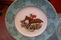 PAIR OF HUNTING SCENE PLATES - 2