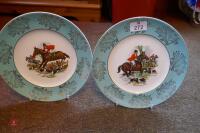 PAIR OF HUNTING SCENE PLATES - 3