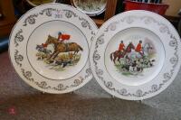 PAIR OF HUNTING SCENE PLATES - 3