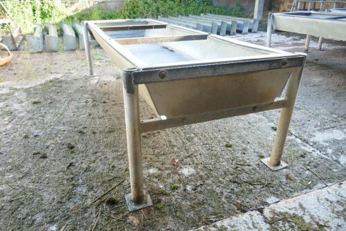 GALV FREE STANDING CATTLE TROUGH