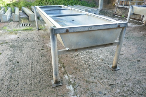 GALV FREE STANDING CATTLE TROUGH