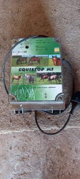 EQUISTOP M1 ELECTRIC FENCER