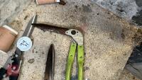 3 X HEDGE/LAWN CUTTING SHEARS - 4