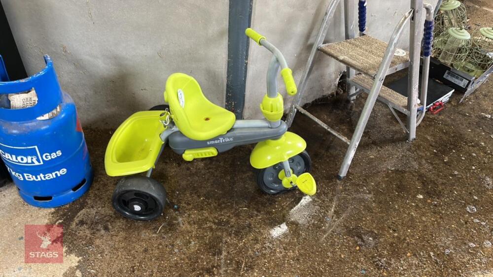 CHILDRENS PEDAL TRIKE