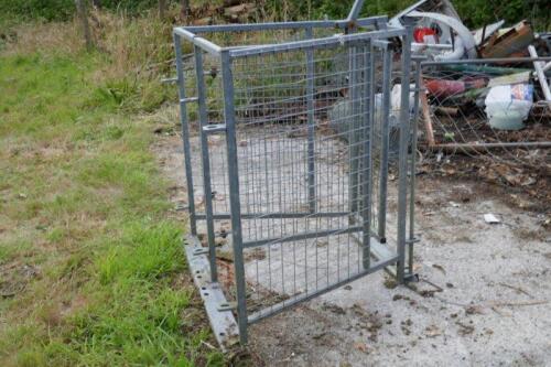 BATEMAN GALVANISED SHEEP SHEDDING GATE