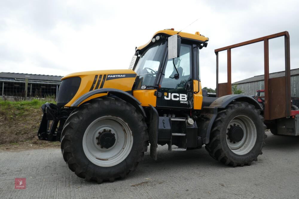 2011 JCB FASTRAC 3230 4WD TRACTOR