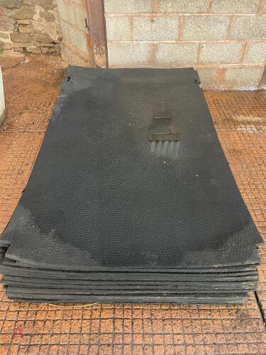 40X COW CUBICLE MATS