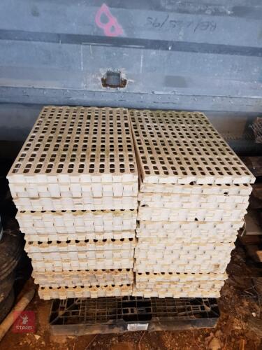 50 X POTTERS PLASTIC PLOULTRY SLATS