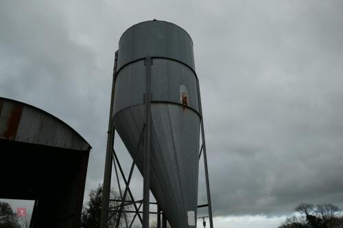 ROWLANDS GALVANSIED FEED BIN