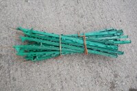 25 LIGHT GREEN ELECTRIC FENCING STAKES