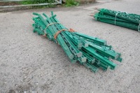 25 LIGHT GREEN ELECTRIC FENCING STAKES - 2