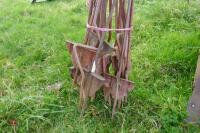 FENCING STAKES, WIRE & JOINERS - 4