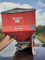 KUHN B1210 MDS 1132 FERTILISER SPINNER - 5