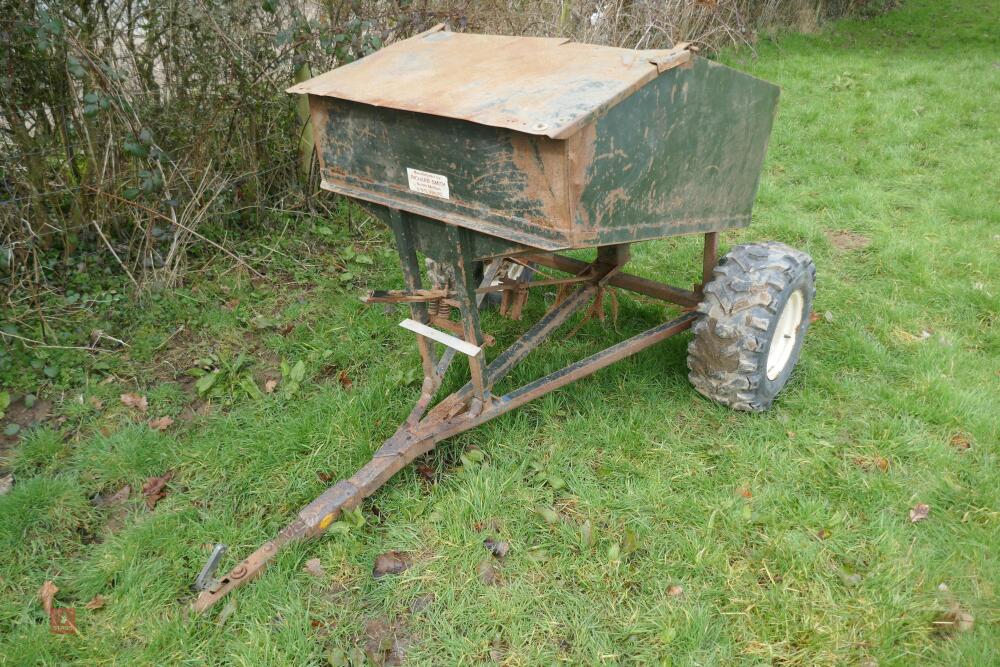 TRAILED FEED BIN