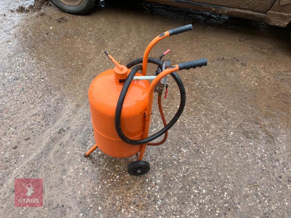 SHOT BLASTING TANK