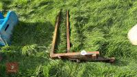 PAIR OF PALLET FORKS - 4