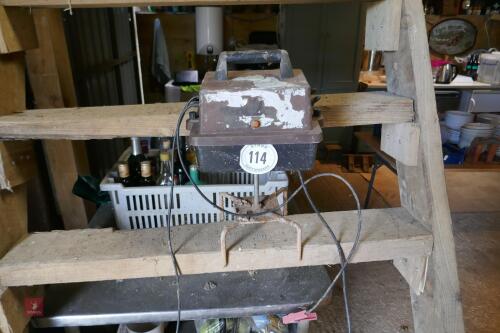 HOTLINE 12V ELECTRIC FENCE UNIT