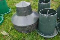 10 DARK GREEN PLASTIC KING FEEDERS - 9