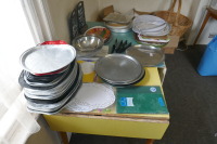 JOB LOT OF DISPLAY TRAYS, SIGNS & DISHES - 5