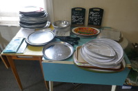 JOB LOT OF DISPLAY TRAYS, SIGNS & DISHES - 8