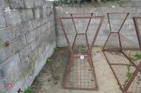 MESH CATTLE HAY FEEDER - 2