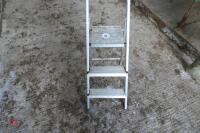 ALUMINIUM 2' 2'' STEP LADDER - 3