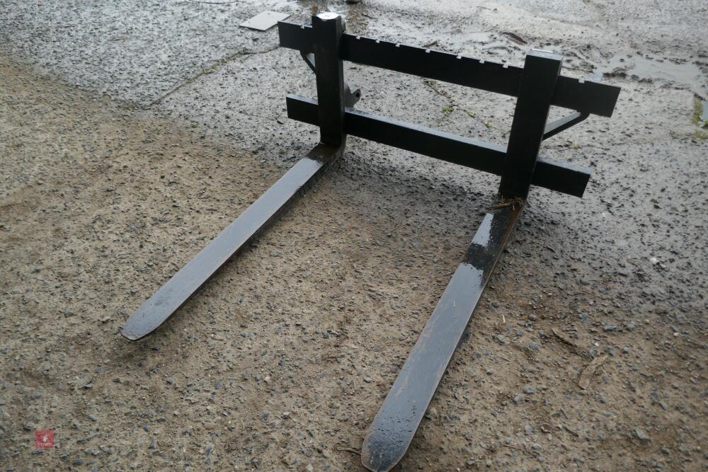 2020 CAM PALLET FORKS